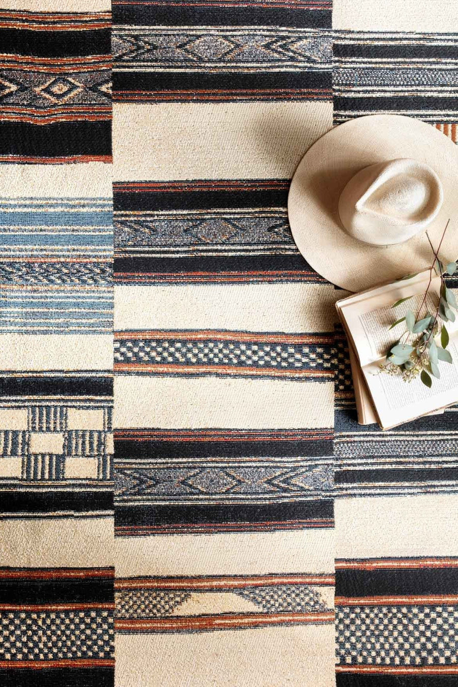 MIKA 04 INDOOR - OUTDOOR RUG: IVORY, BLUE, ORANGE