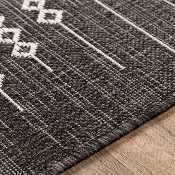 YAEL OUTDOOR RUG: BLACK + WHITE