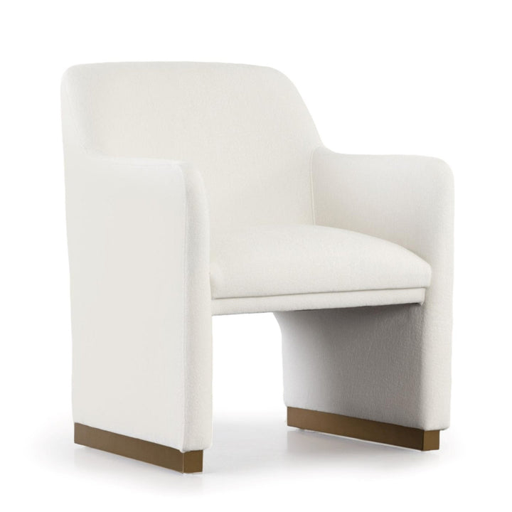 Elegant dining armchair in Fior Vanilla fabric with armrests.