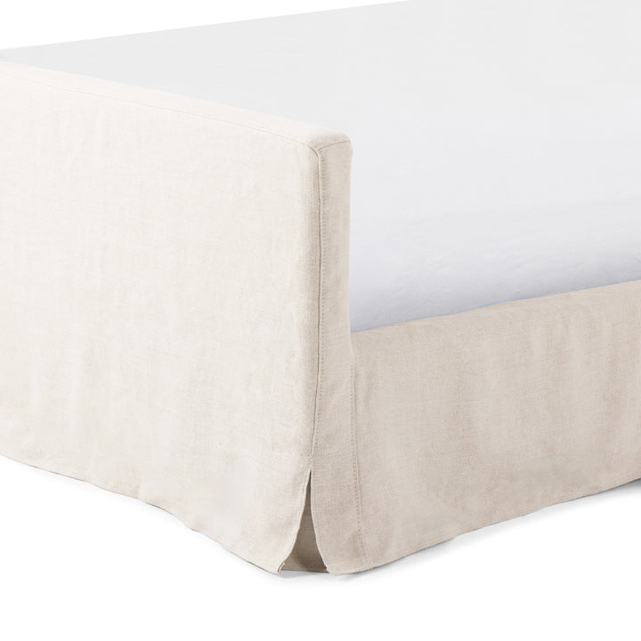 DAPHNE SLIPCOVER BED