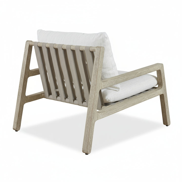 STRAPPED OUTDOOR LOUNGE CHAIR