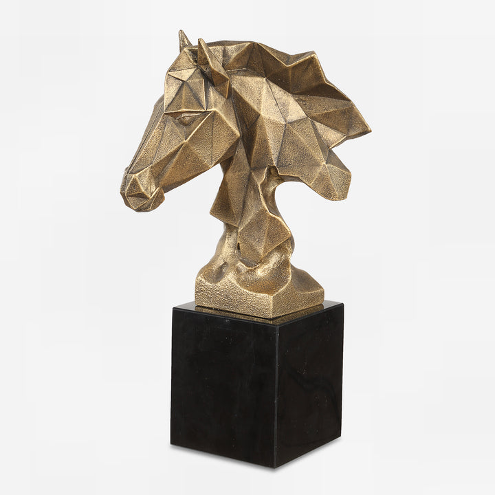CHISELED HORSE BUST SCULPTURE