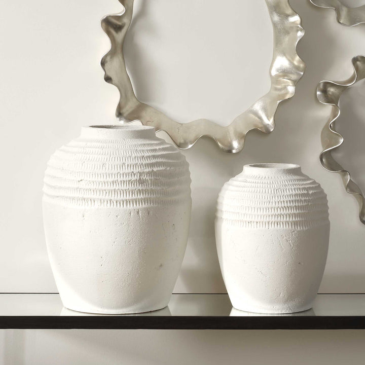 LUNA RIDGE WHITE CERAMIC VASE SET