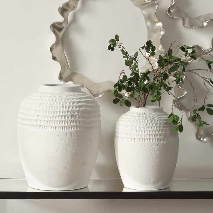 LUNA RIDGE WHITE CERAMIC VASE SET