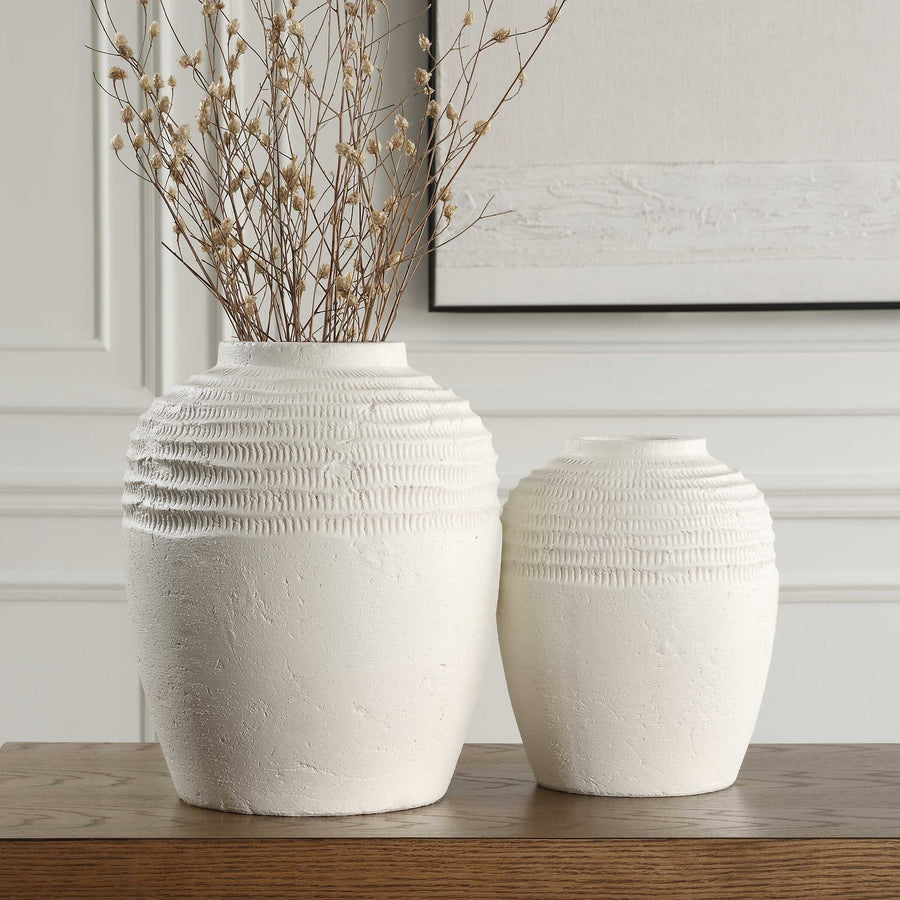 LUNA RIDGE WHITE CERAMIC VASE SET