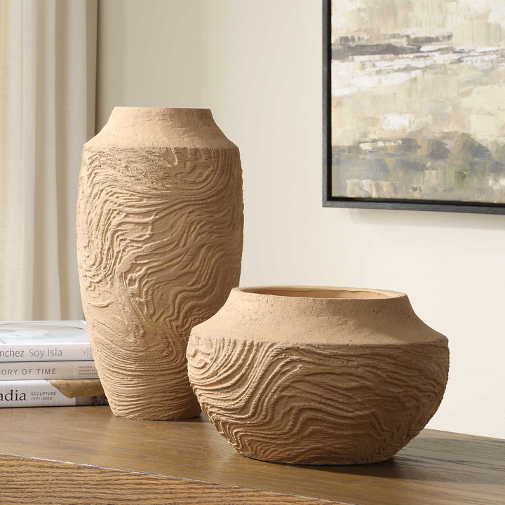 SANDSTONE FLOW LARGE TERRACOTTA VASE