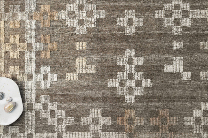 AKINA 01 HAND - WOVEN WOOL RUG: GREY, SAND