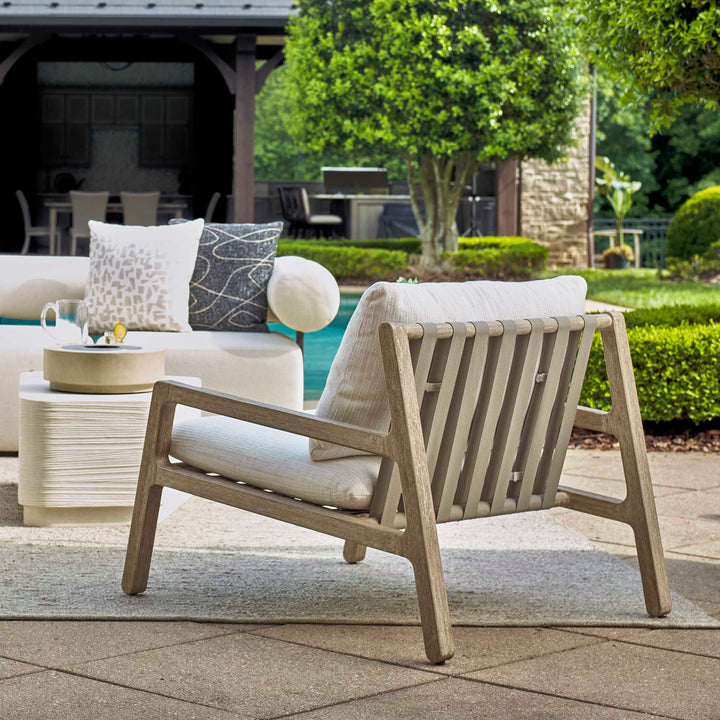 STRAPPED OUTDOOR LOUNGE CHAIR