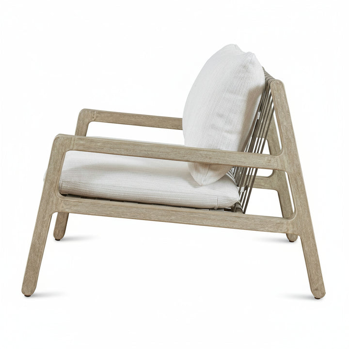 STRAPPED OUTDOOR LOUNGE CHAIR