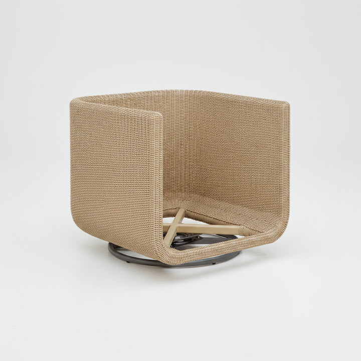 SANTORINI OUTDOOR WICKER SWIVEL CHAIR