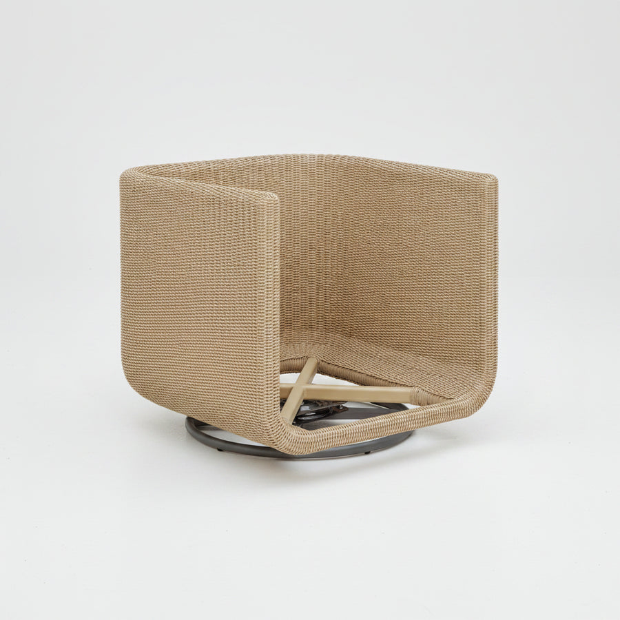 SANTORINI OUTDOOR WICKER SWIVEL CHAIR