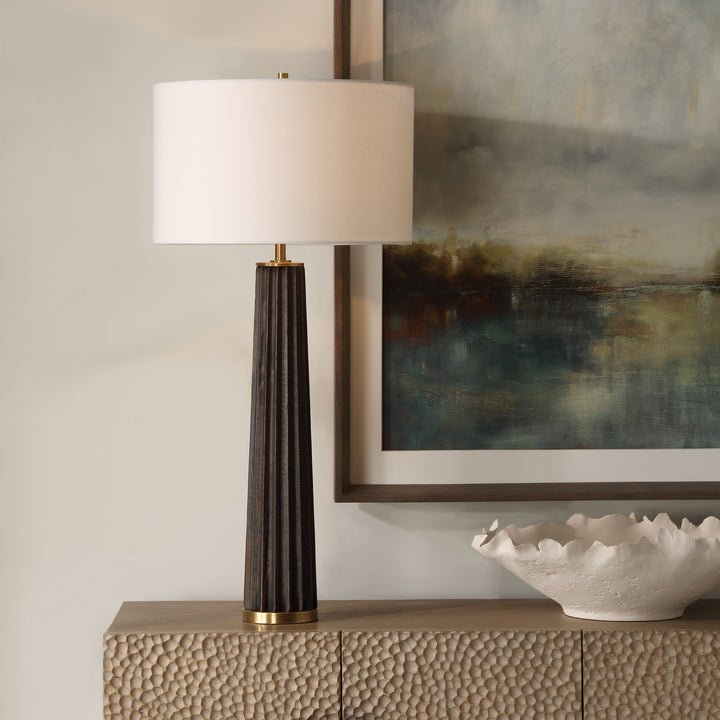 FORAGE DARK SCALLOPED TABLE LAMP