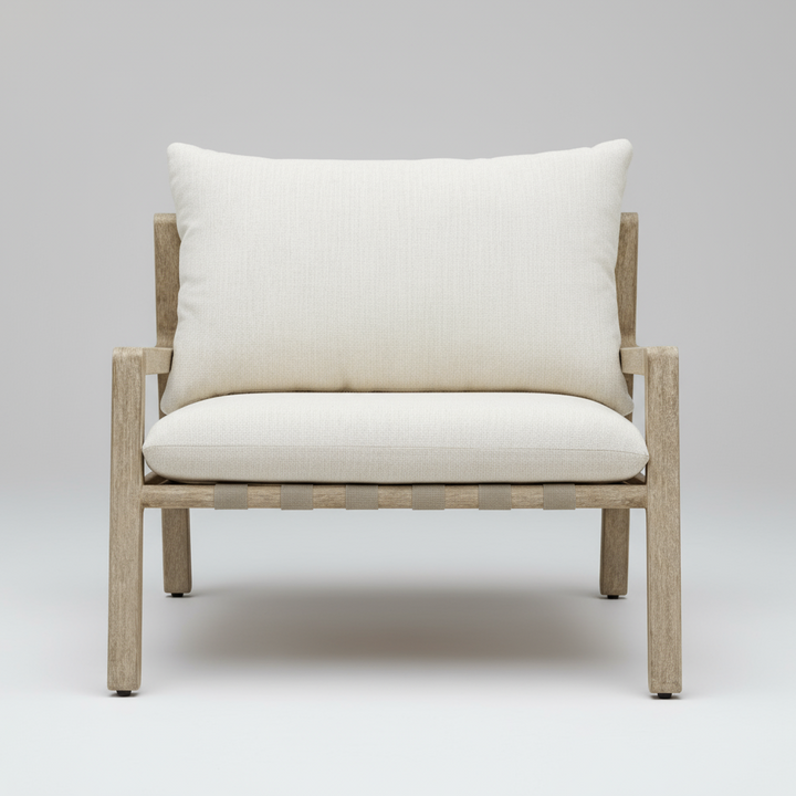 STRAPPED OUTDOOR LOUNGE CHAIR
