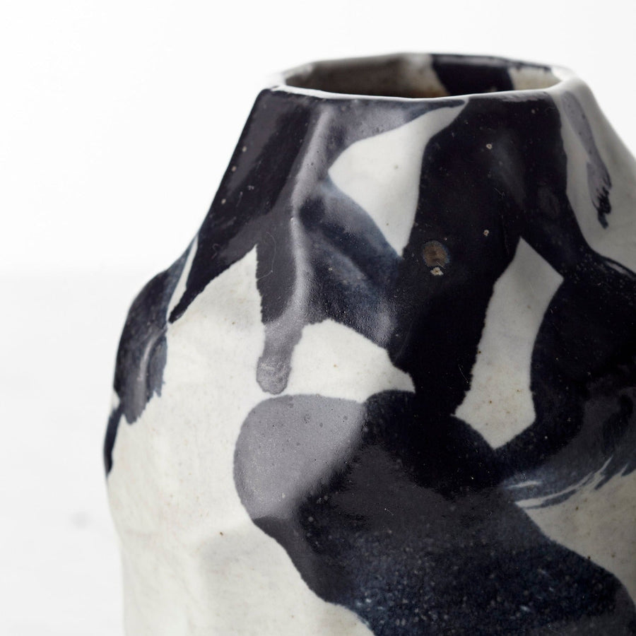 BLACK & WHITE MOD VASE