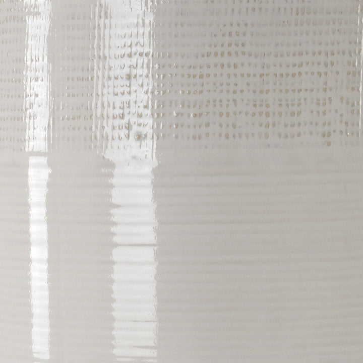 BRADY TEXTURED CERAMIC TABLE LAMP: GLOSS WHITE