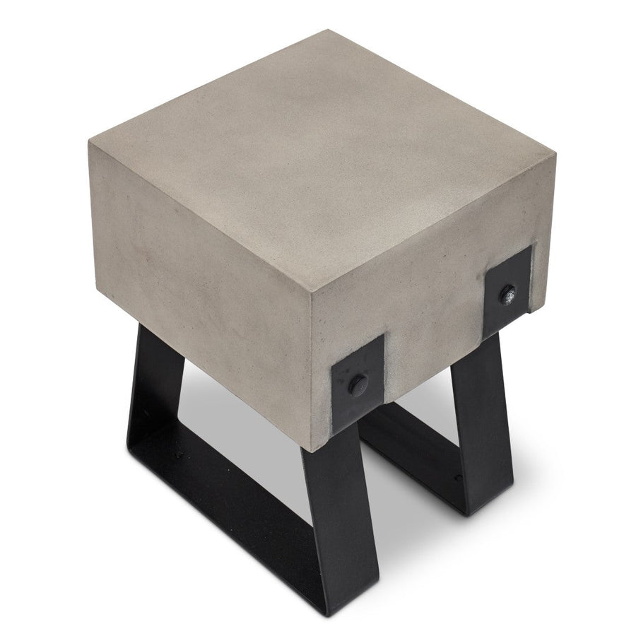 BRONX CONCRETE STOOL