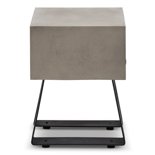 BRONX CONCRETE STOOL