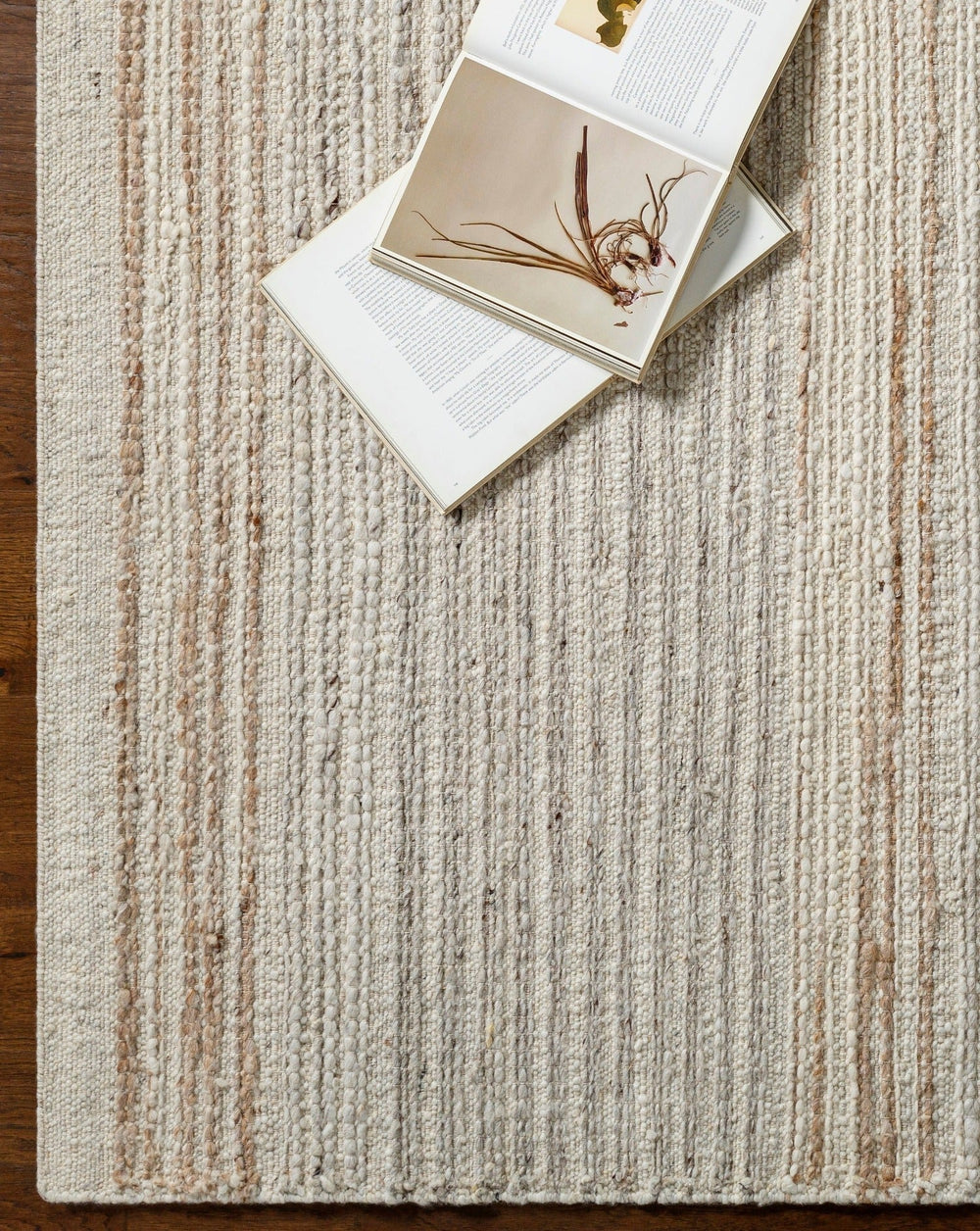 BRYNN HAND - WOVEN WOOL RUG: CREAM, LIGHT GREY