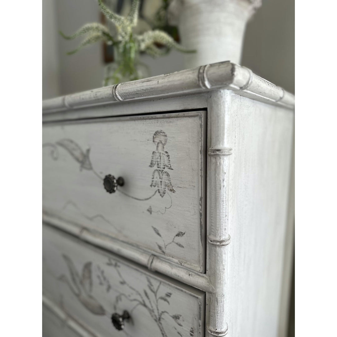 CHARLESTON ACCENT CHEST: WHITE HERON