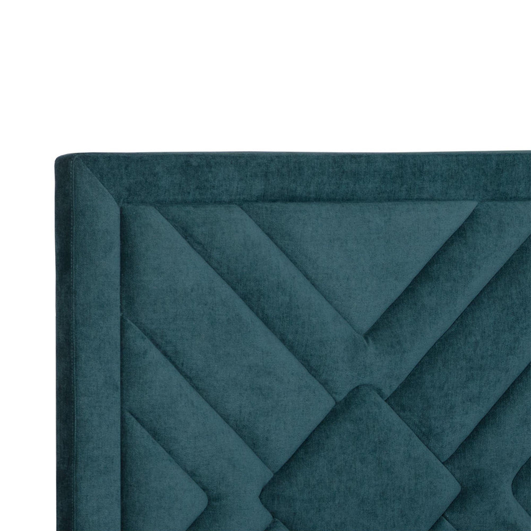 ELIZIO TEAL VELVET UPHOLSTERED BED - CLOSE VIEW