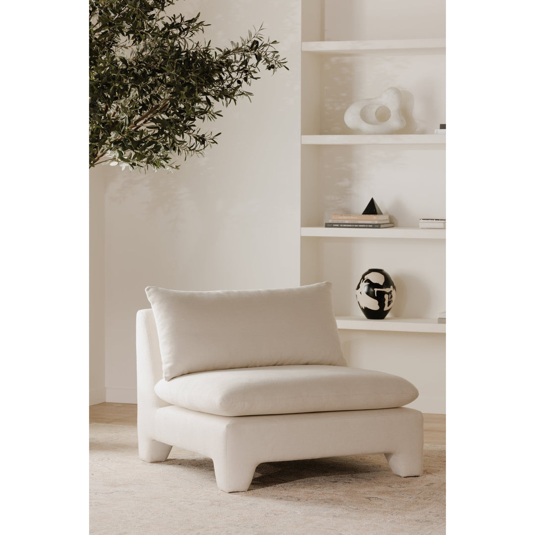 ESTELLE LOUNGE CHAIR