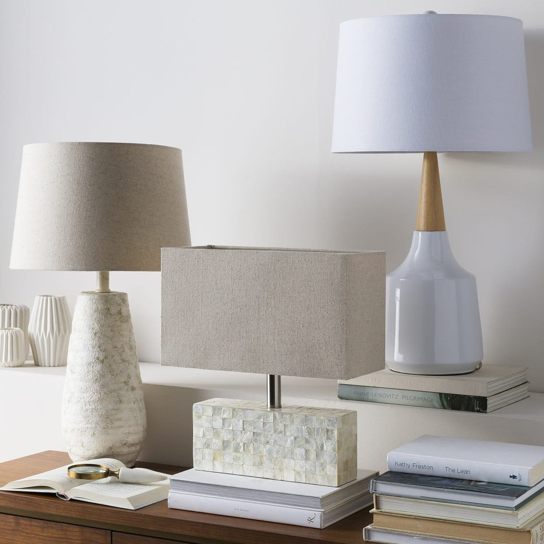 GAVIN TABLE LAMP: WHITE