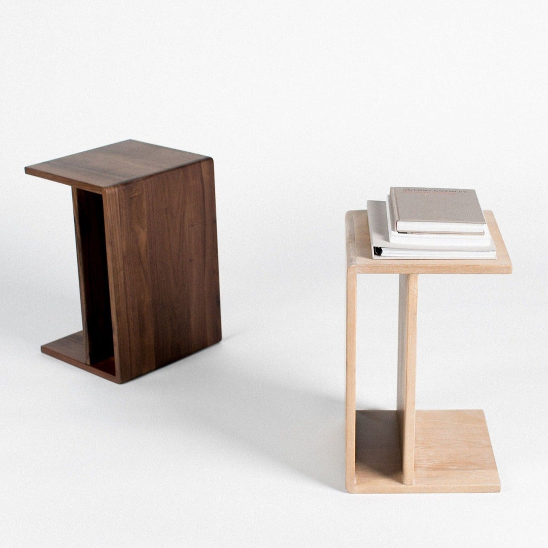 HIROKI C TABLE: WALNUT