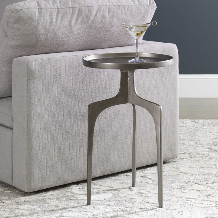 KENNA ROUND ACCENT TABLE