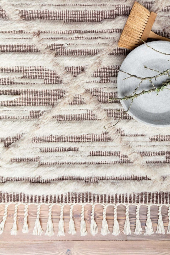 KHALID HAND - KNOTTED TEXTURED WOOL RUG: IVORY , TAUPE