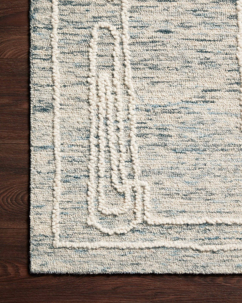 LEELA 04 HOOKED WOOL RUG: DENIM, IVORY