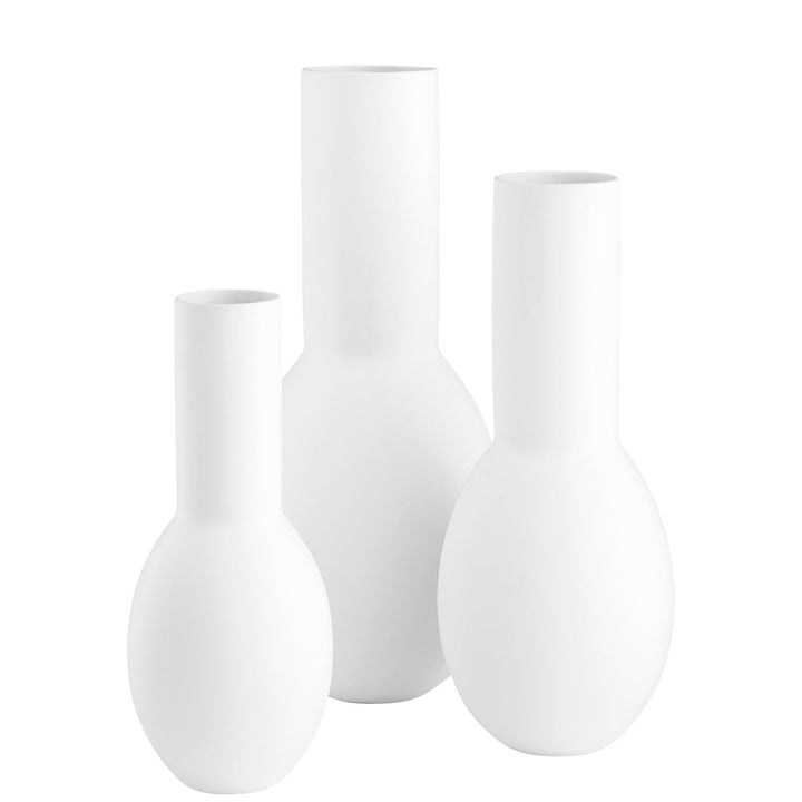 MOD IN MATTE WHITE VASES