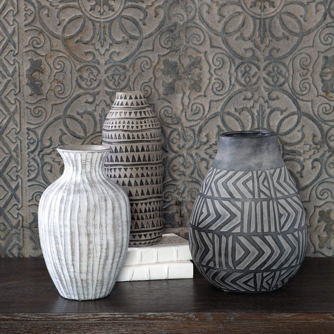 NATCHEZ GREY TRIBAL EARTHENWARE VASES | SET OF 3