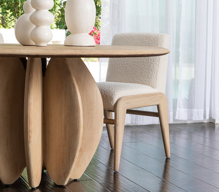 NATURALIST ILSA ROUND DINING TABLE