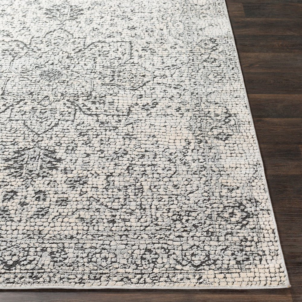 NICIA RUG: SILVER, BLACK