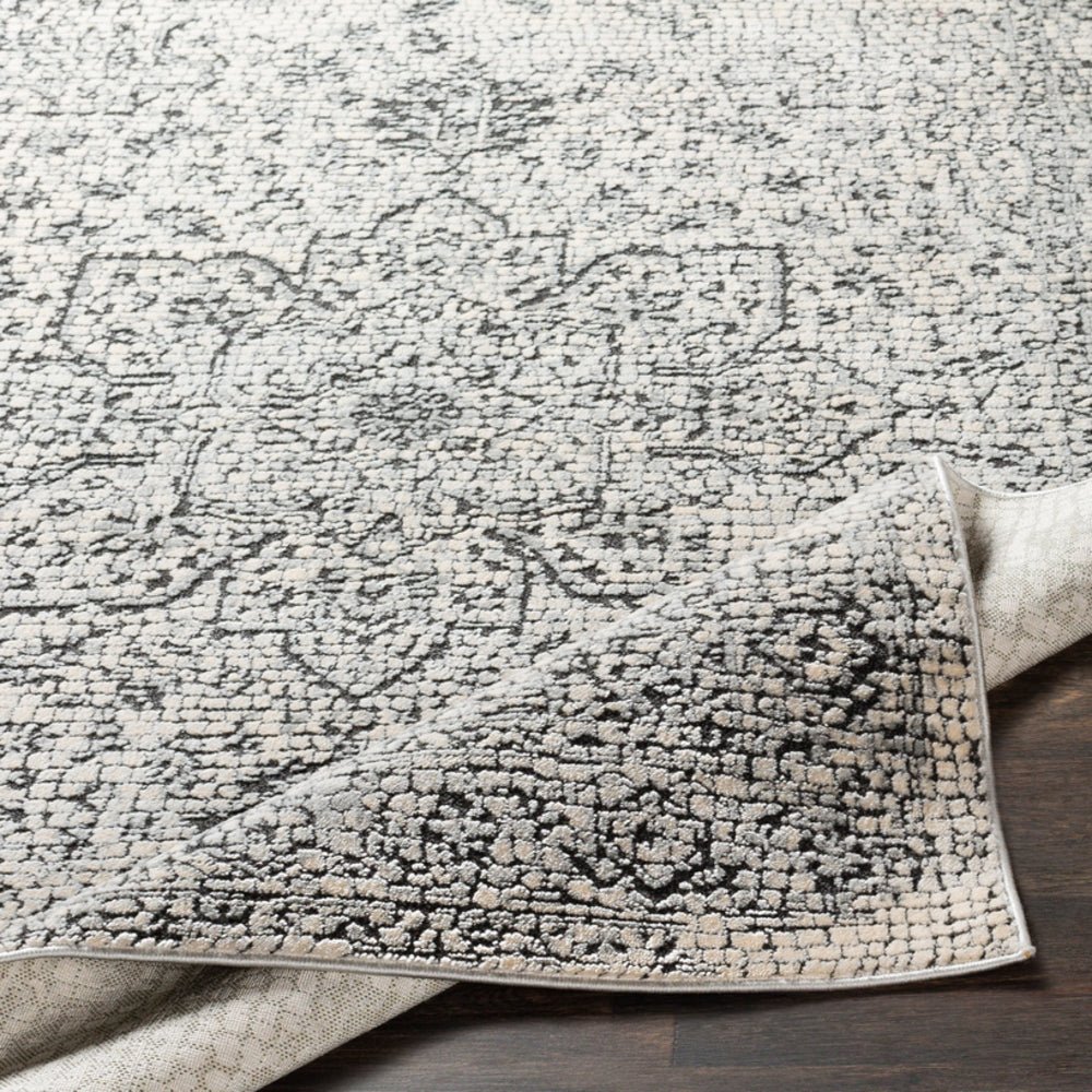 NICIA RUG: SILVER, BLACK