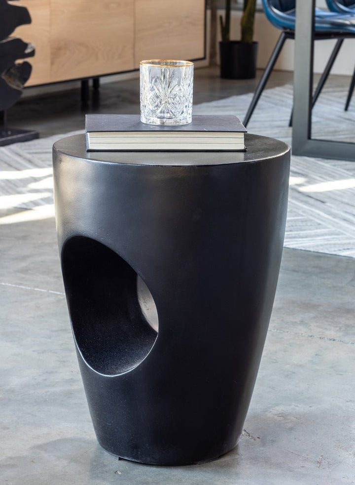 NOMO CONCRETE STOOL: BLACK