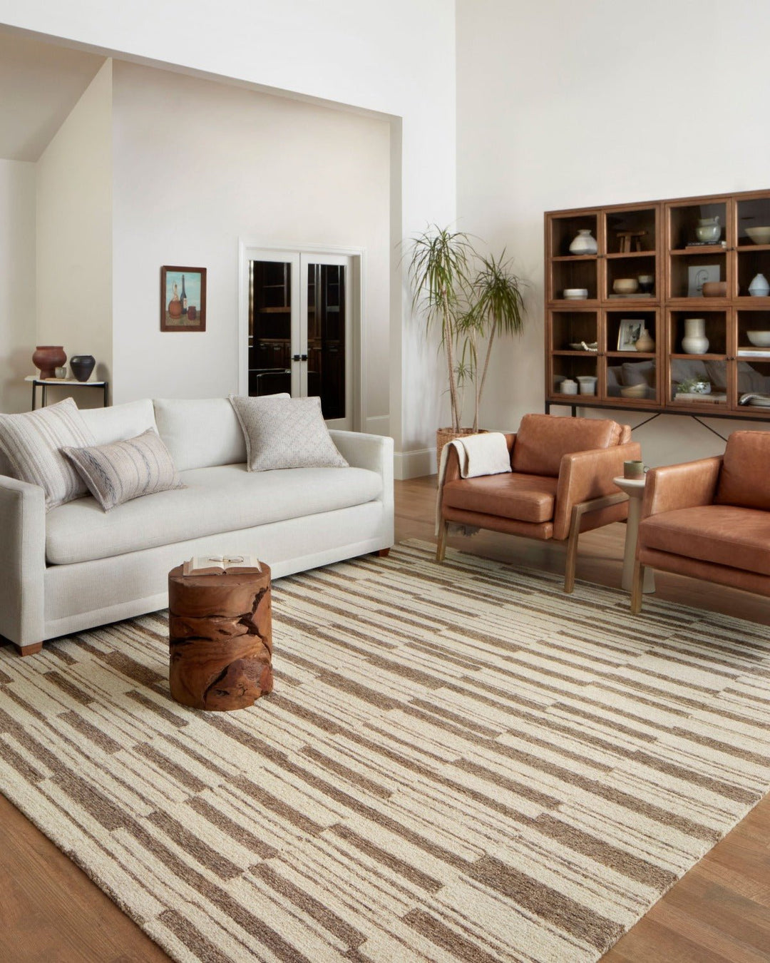 POLLY HAND - TUFTED WOOL + JUTE RUG: BEIGE, TOBACCO