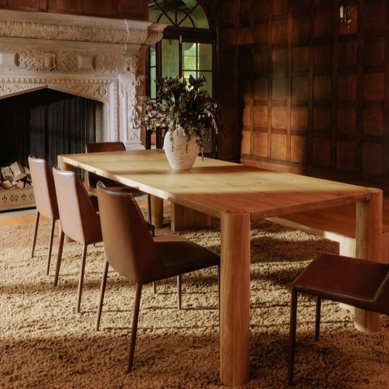 POST NATURAL OAK DINING TABLE