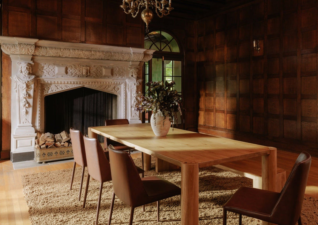 POST NATURAL OAK DINING TABLE