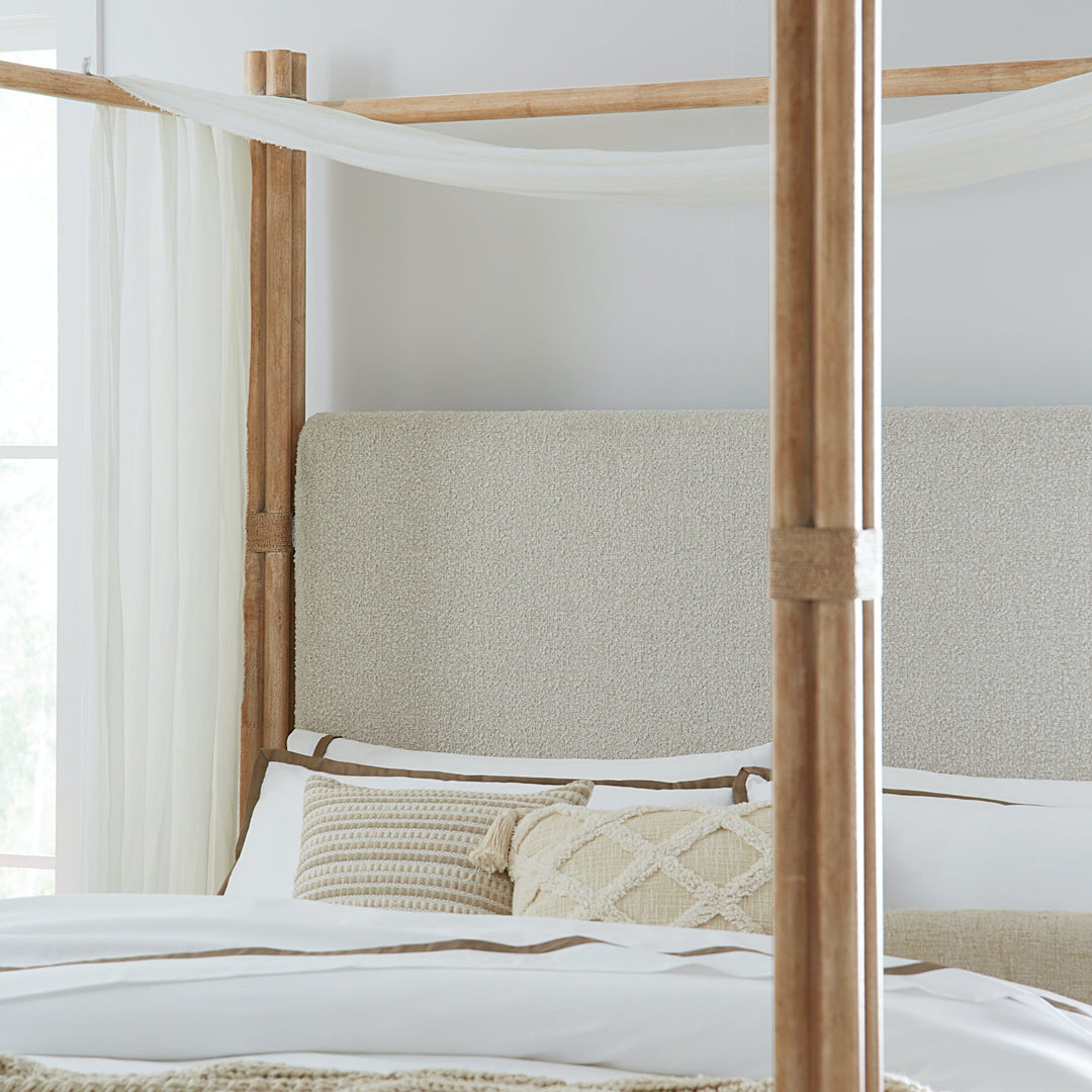 RETREAT POLE CANOPY BED