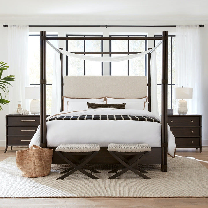 RETREAT POLE CANOPY BED