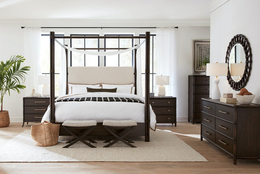 RETREAT POLE CANOPY BED