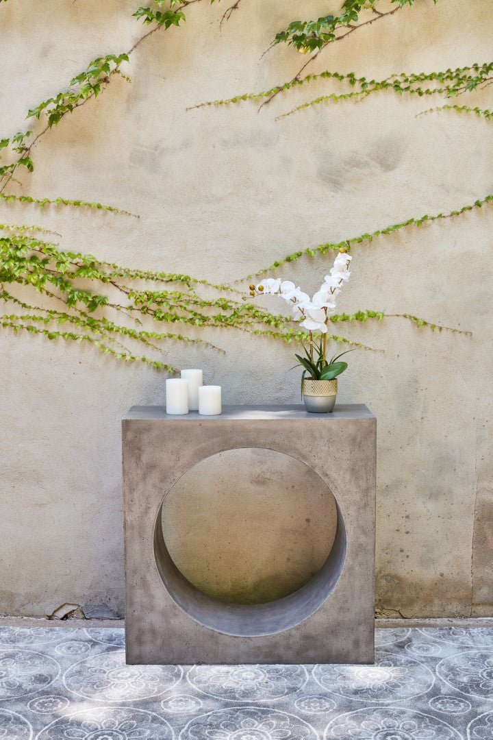 TARO CONCRETE CONSOLE