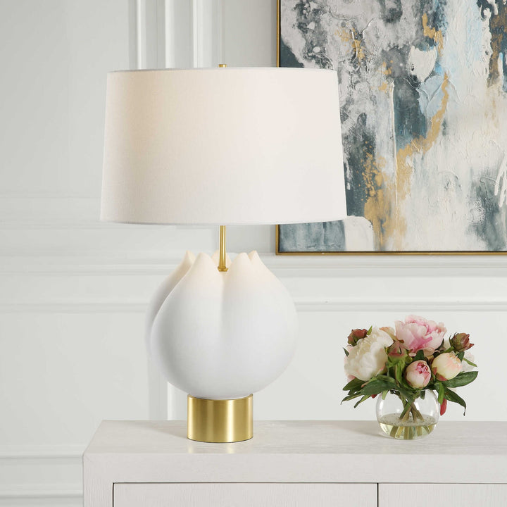 WHITE BLOOM TABLE LAMP