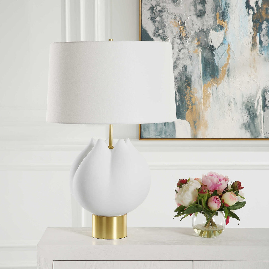 WHITE BLOOM TABLE LAMP