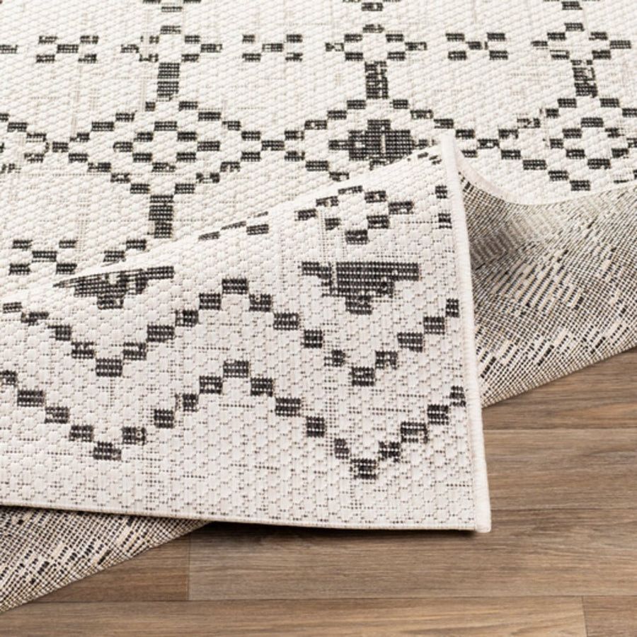 YUMA OUTDOOR RUG: BLACK + WHITE